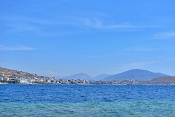 Fototapeta premium view of the sea and mountains