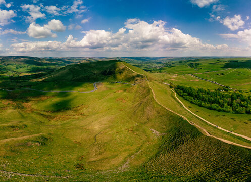 drone-view-of-winnats-pass-peak-district-national-park-england-uk