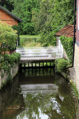 Ems-Wehr an der Schlossm&uuml;hle im Schlosspark von  Schloss Rheda