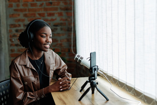 Host answering questions of subscribers 