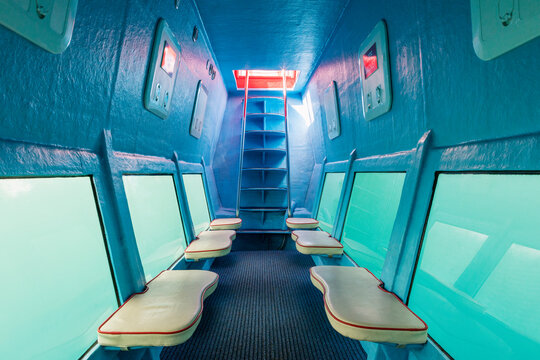 Semi-Submarine Tourist Glass Boat