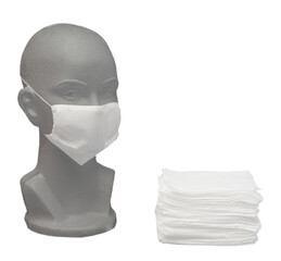 Cubre boca blanco en maniquí