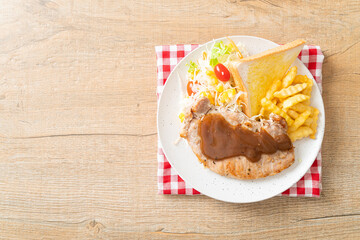 pork steak with black peppers gravy sauce