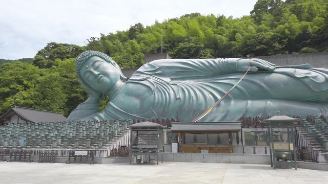 南蔵院の釈迦涅槃像