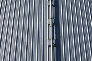 Wall mounted vertical steel pipe