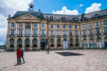Fototapeta na wymiar Old famous buildings on city square