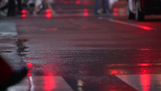 東京　新宿　歌舞伎町　4回目の緊急事態宣言決定　2021年7月　足元　路面