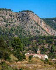 Fototapeta na wymiar Vista parcial de la población de Olba y la iglesia de Santa Catalina, en la provincia de Teruel. Aragón. España. Europa