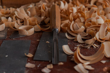 gouge and other tools that luthier use to work on Wood