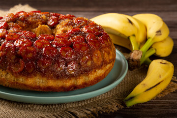 Banada cake on the table.