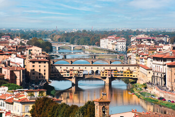 Fototapeta na wymiar View of the Ponte Vecchio bridge in the city of Florence