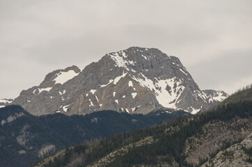 Obraz premium Mountain Peaks in Jasper National Park