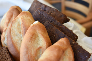 Canasta de pan, pan frances bolillo
