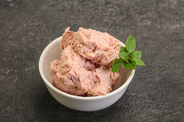Liver pate in the bowl