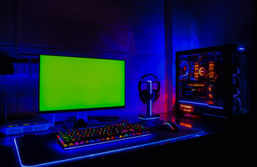 High-End Computing gaming set monitor green screen © boygek