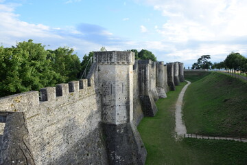 Fototapeta na wymiar Stadmauer in Provins