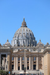 Obraz premium Vatican City, VA, Vatican - August 16, 2020: Huge Dome of Saint Peter from Conciliazione Road