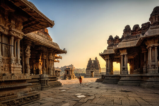 Vitthala Temple" Images – Browse 130 Stock Photos, Vectors, and Video |  Adobe Stock