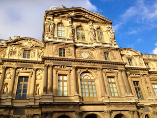 Fototapeta premium A historic building carved in Paris