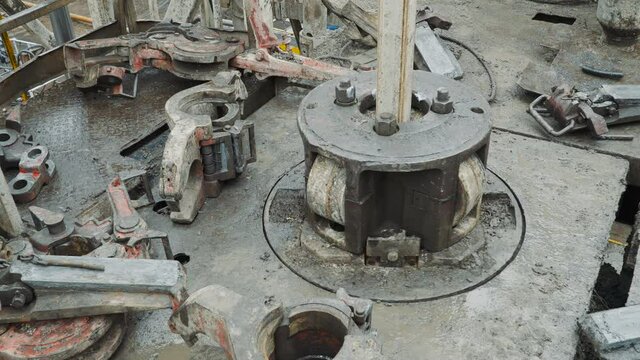 Drill pipe rotating in the rotary table for Oil Drilling Rig - Oilfield Industry