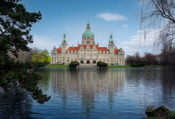 Fototapeta na wymiar Hanover New Town Hall and lake - Hanover, Germany