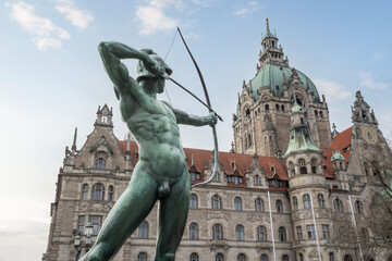 Archer sculpture in front of Hanover New Town Hall - Hanover, Germany - obrazy, fototapety, plakaty