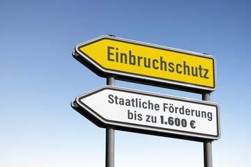 Obraz premium Einbruchschutz, staatliche Förderung, Wegweiser