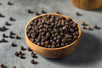Raw Organic Black Peppercorns