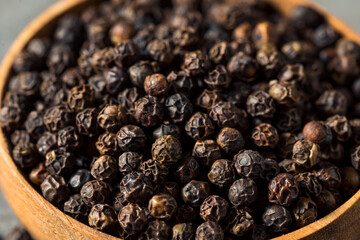 Raw Organic Black Peppercorns