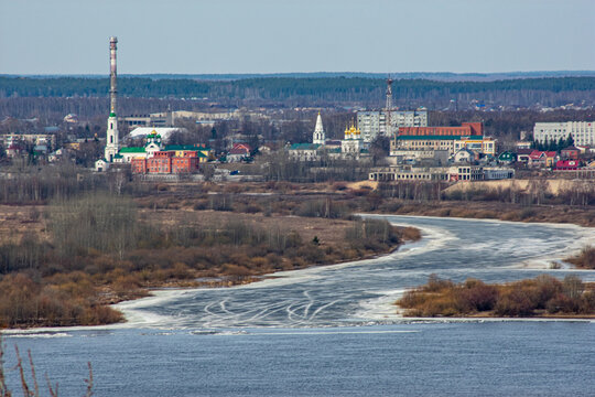 ice floats on the Volga River in spring