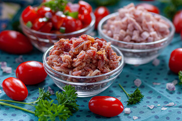 topping bacon ham