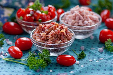 topping bacon ham