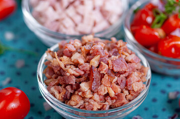 topping bacon ham