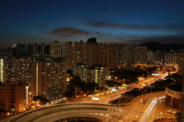 Obraz premium night view of Kowloon bay in hong kong