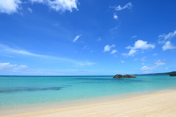 Fototapeta na wymiar 沖縄　美しい海の風景　プライベートビーチ