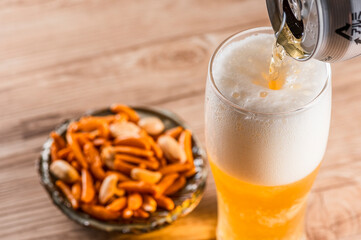 ビール　ビールとつまみ