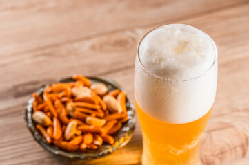 ビール　ビールとつまみ