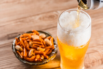 ビール　ビールとつまみ