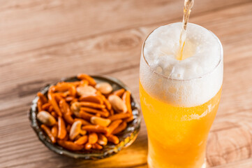 ビール　ビールとつまみ