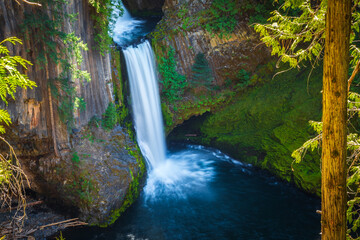 Toketee Falls, North Umpqua River, Oregon