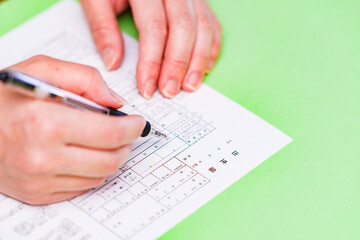 Japanese person write a birth certificate