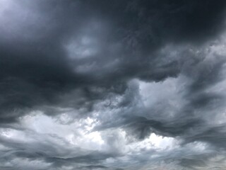 Fototapeta na wymiar Thunderstorm Gewitter Tornado Regenwolke