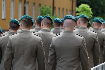 Promocja na stopień oficerski w wojsku polskim akademia wojsk lądowych wrocław.  - obrazy, fototapety, plakaty
