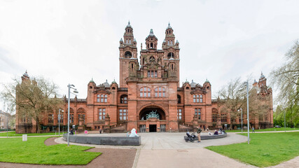 Fototapeta na wymiar Kelvingrove Art Gallery and Museum, view from Kelvin Way car park. It is one of Scotland's most popular free attractions