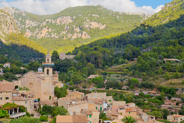 Fototapeta na wymiar Valdemossa Dorf auf der Insel Mallorca, Spanien