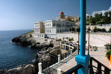 Santa Cesarea Terme. Lecce. Veduta della costa con lo stabilimento termale e villa di stile...