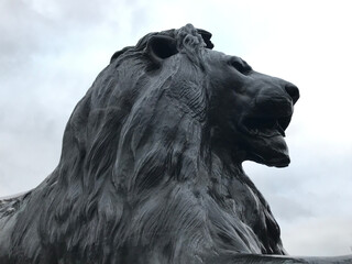 statue of lion