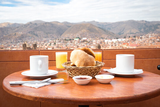  American breakfast with an amazing view of Cusco city, Perú