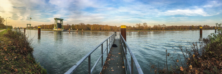 Der Wesel-Datteln-Kanal an der Schleuse Ahsen bei Datteln