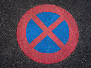 un symbole d'interdiction de stationner